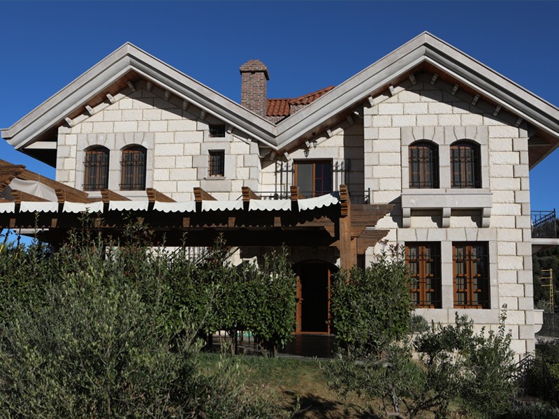 Raachine Villa